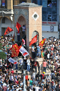 Turkish protestors take over Taksim square