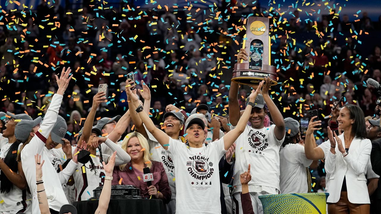 South Carolina defeats UConn to win national championhsip with ease
