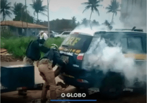 Brazilian police suffocating Genivaldo in car trunk 
